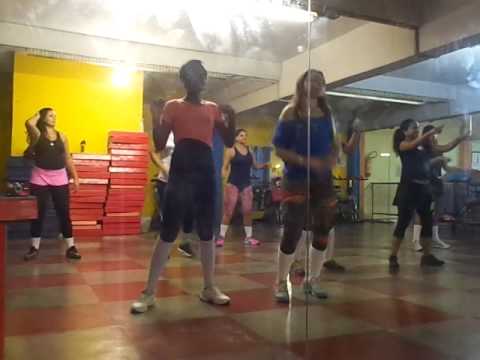 Thaysa,Maneirinho e Nego do Borel - Performance