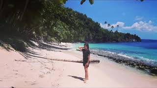 preview picture of video 'Salah satu objek wisata di Kabupaten Sangihe yaitu di pantai kalama . Yuk kesini guys'