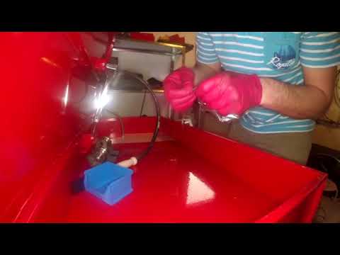 Aprilia SXV engine parts cleaning (Aprilia Racing - Intro)