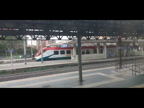 LEONARDO EXPRESS IN TRANSITO A ROMA TRASTEVERE.