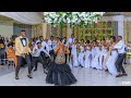Bride displays some classic dance moves🔥🔥