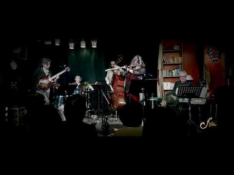 Bella Groove - Love is a River (live)