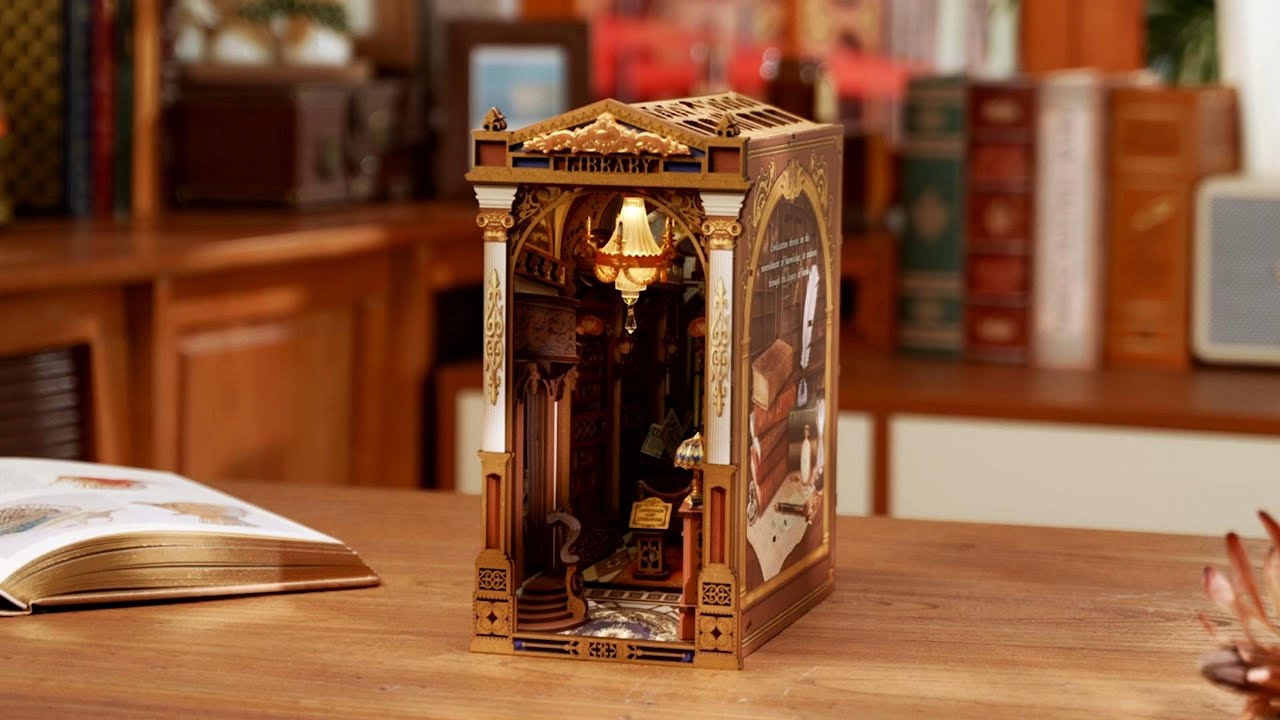 アンティーク　Book オブジェ Library of Wonders Book Nook Rolife | TGB16 Kit