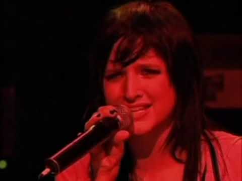 The Ashlee Simpson Show - S02E10 "The Show Must Go On..."