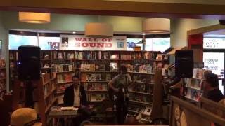 Tim Easton, "Ramblin' Round" song by Woody Guthrie (Nashville, 23 September 2016)