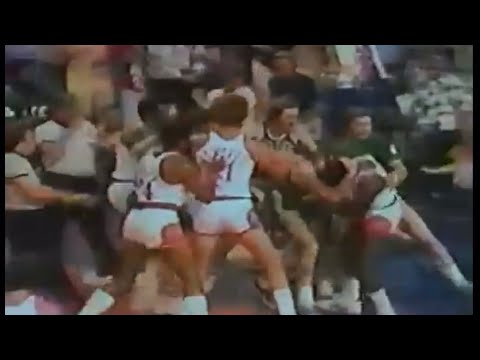 Kevin Stacom vs Ricky Sobers fight NBA 1976 finals game 3