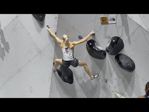 Janja Garnbret Tops W2 Semi-Finals Boulder @ IFSC Climbing World Championships Seoul 2025