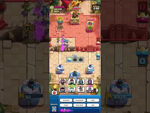 Clash Royale - Facing a player with a similar trolldeck in trophy road