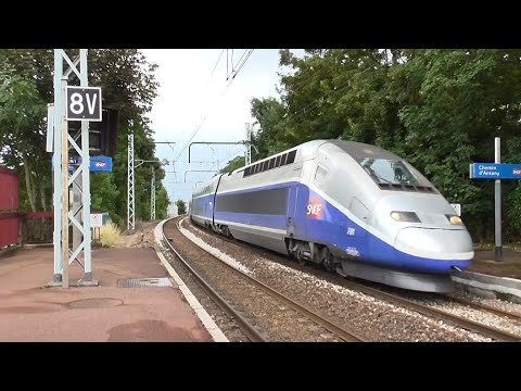 TGV Duplex : Passage sans arrêt des rames 701 et 250 en gare de Chemin d'Antony