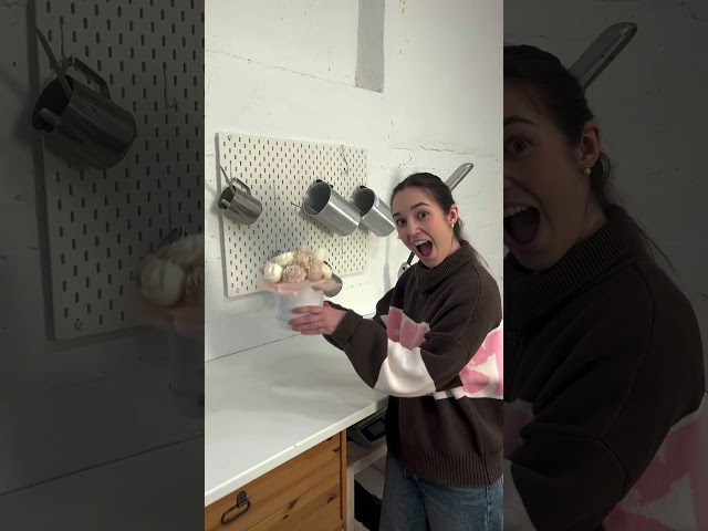 Vídeo relacionado con Set de 3 Velas Con Forma de Rosa Roja - Decorativas Rojas en Cajita Regalo