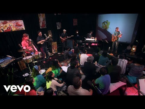 Videoclip de En Mi Cabeza (En Vivo) — Kevin Johansen