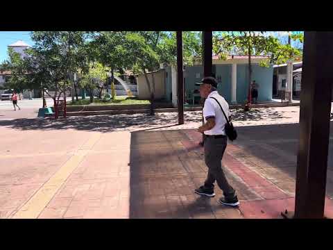 Alcaldía y parque de San Isidro Cabañas 