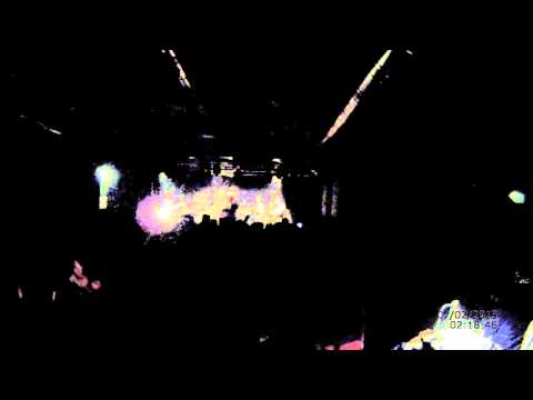 Earl 16 backed by The Roots Defender Band - Is This Love (live @ Tipografia)