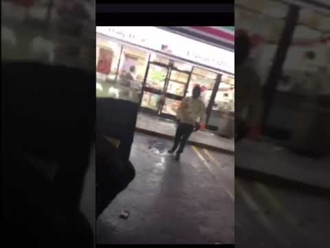 Pop smoke wen he fighting someone in the store