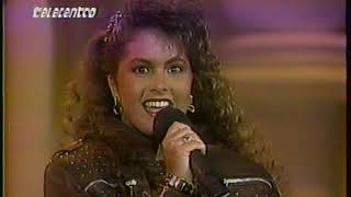 Lucero canta Tanto, Cuéntame y Corazón a la deriva en Siempre en Domingo