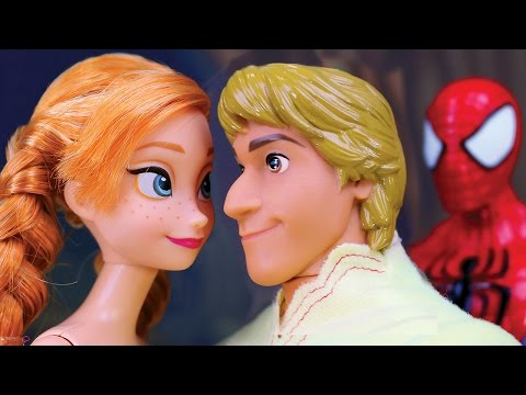 Frozen Anna y Kristoff Beso con Hombre Araña Maléfica Esla Ariel Rapunzel Bella Video