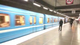 Approaching subway train Stockholm Tbanan Blue Steel (Blått Stål)