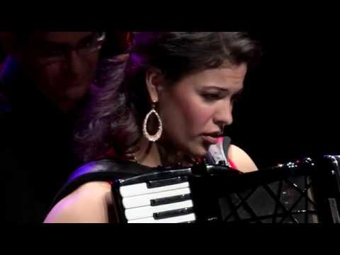 Ksenija Sidorova and Nuevo Mundo perform Astor Piazzolla's Romance del Diablo