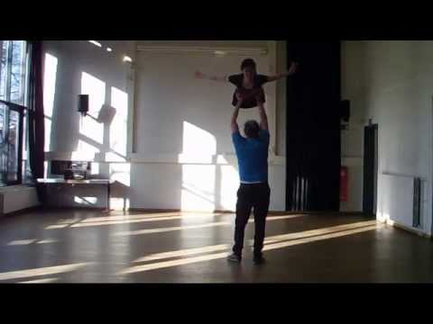 Spectacular Salsa Lifts / Salsa Acrobatic! Don't try it at home!