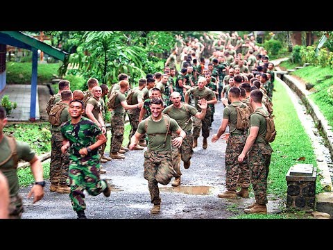 Entrenamiento conjunto del ejército de Indonesia y el ejército de EE. UU.
