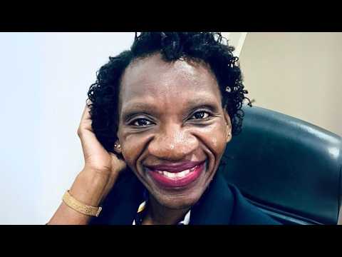 Woman refuses to delete selfie after thousands of criticisms about her nose...