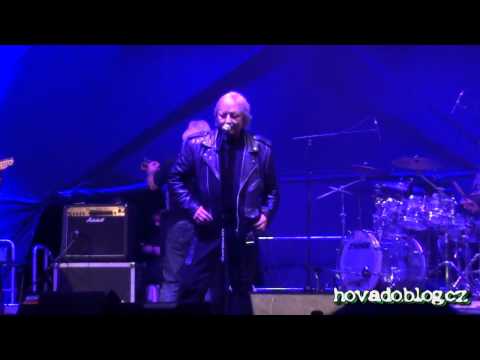Václav Neckář - Stín katedrál; Půlnoční (Čarodějáles Brno - 27.4.2012) [HD]