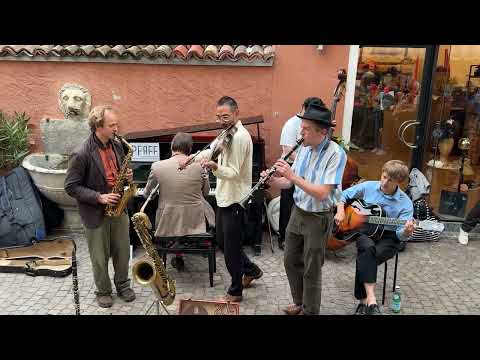 Frog and Henry performing “On the banks of the Kaney” at the 40th Jazz Ascona festival Switzerland