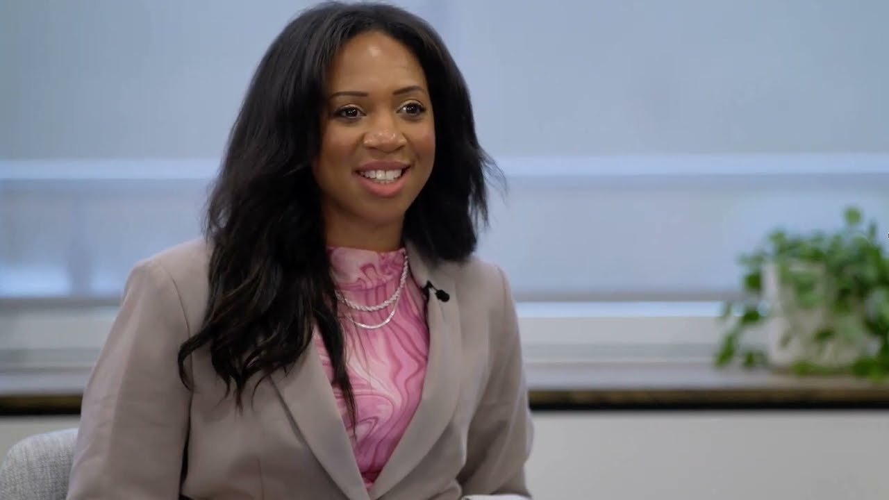 Marika Bee speaking showreel