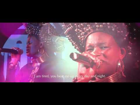 Awa Khiwe & Ghanaian Stallion - Zizobuya (Visual Performance)