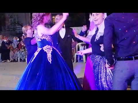 Müzisyen Özlem Ökten AKŞEHİR düğünleri Gölçayır mahallesinden Mehmet & Zeynep Yoldaş çiftinin