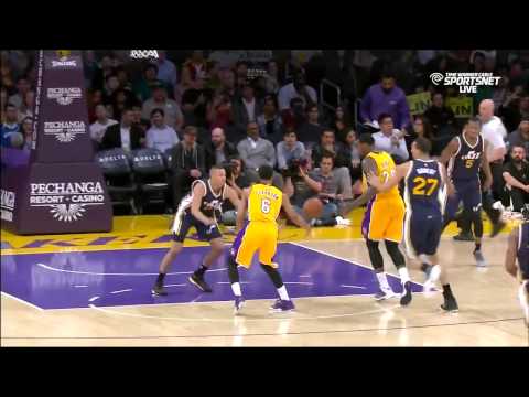 Tarik Black dunks on Rudy Gobert Jazz @ Lakers 19 Febbraio 2015