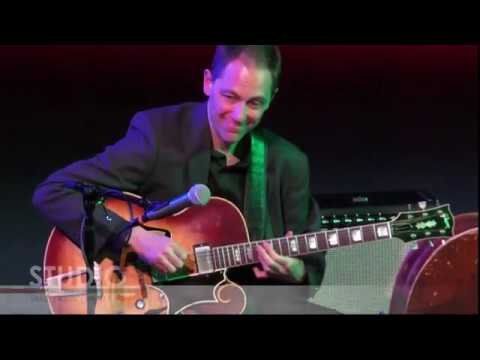 Solo Jazz Guitar - Andy Brown Plays "Embraceable You"