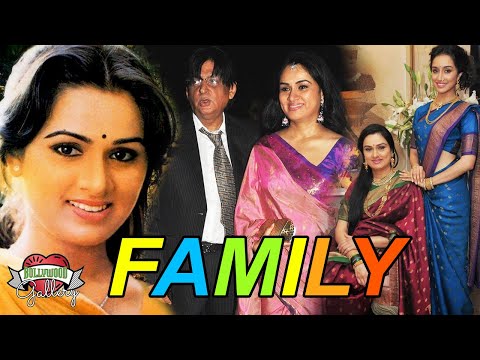 Padmini Kolhapure Family With Parents, Husband, Son, Sister and Career