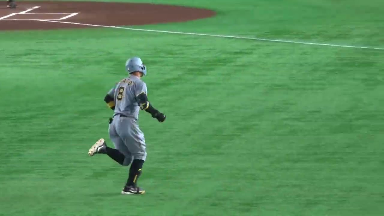 阪神佐藤輝明 逆方向への本塁打　