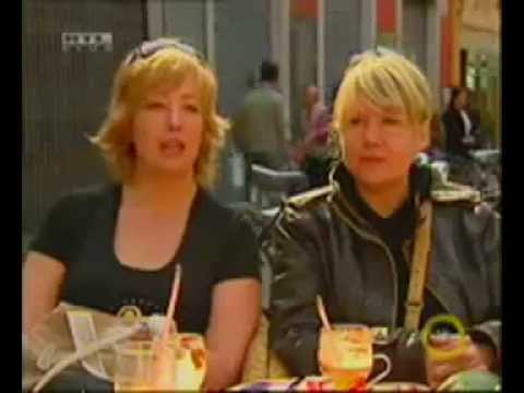 XXI. SZÁZAD - A LEGENDÁK VELÜNK ÉLNEK - SZERELEM ELSŐ VÉRIG