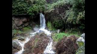 preview picture of video 'Paisajes de la Sierra de Francia, Cascada en el Barrioviejo de Las Casas del conde.'