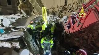 salvataggio-donna-tra-le-macerie-a-bari-l-intervento-dei-vigili-del-fuoco