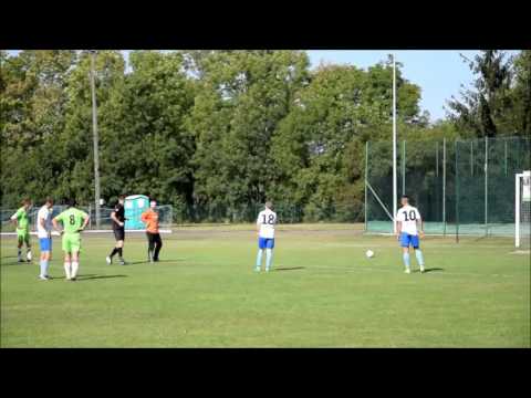 Pępowo. Rzut karny. Dąbroczanka Pępowo - Grom Czeluścin - www.gostynska.pl