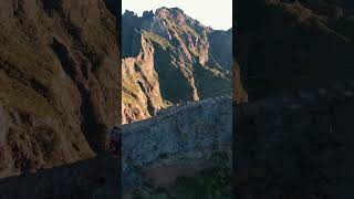 Hiking the Stairway to Heaven on Pico do Arieiro, Madeira! #madeira #portugal #madeiraisland
