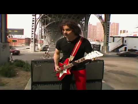 Musicless Musicvideo / THE WHITE STRIPES - The Hardest Button To Button