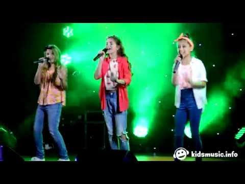 Трио Smile   Umbrella Paradise Holiday 2015