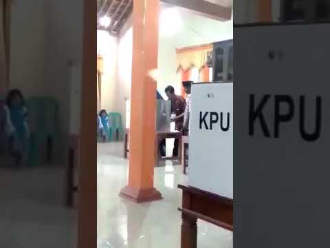 Terciduk!!!! Petugas kpps sakpenake Dewe