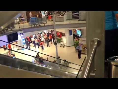 La hinchada de Racing y la de Independiente se encontro en Paraguay