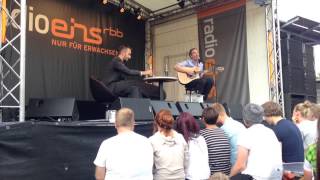 Olli Schulz live 2014 neuer Song "Sie ist grad in so'ner Ph