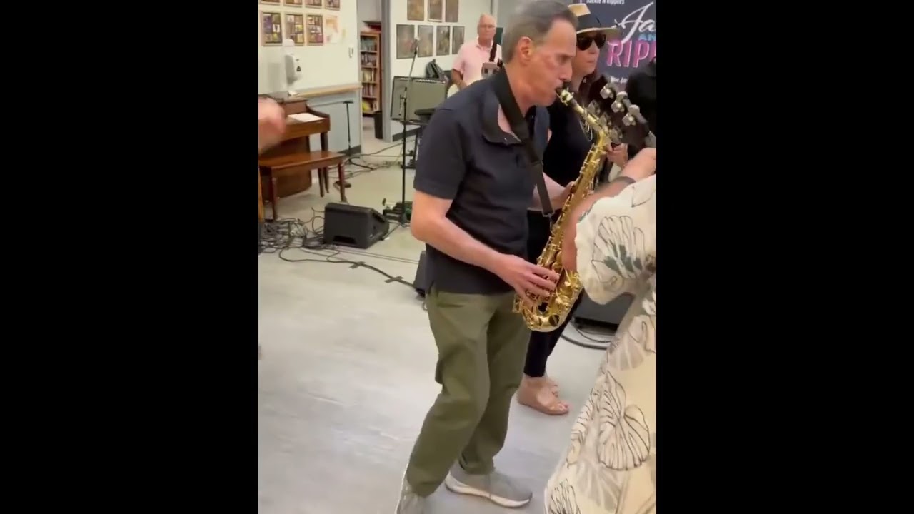 Promotional video thumbnail 2 for The Saxman