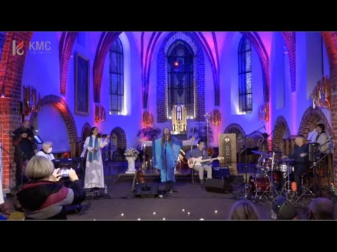 Rugilė Daujotaitė ir Grupė - Žvaigždėm Vainikuota