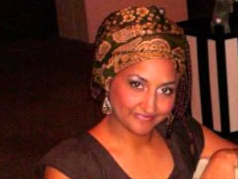 FC 2009: Lyana (Liliana Pinheiro) - "Vivo Para A Paz (Peace)" (excerto)