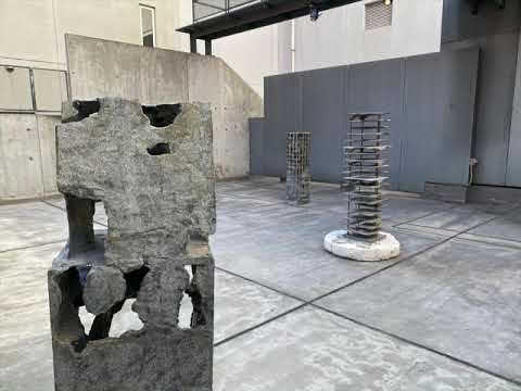 triplex-architecte-avec-porte-fenêtre-pivotante-géante-2-vantaux