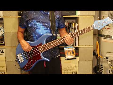Foreigner - Waiting for a Girl Like You (Bass Cover)