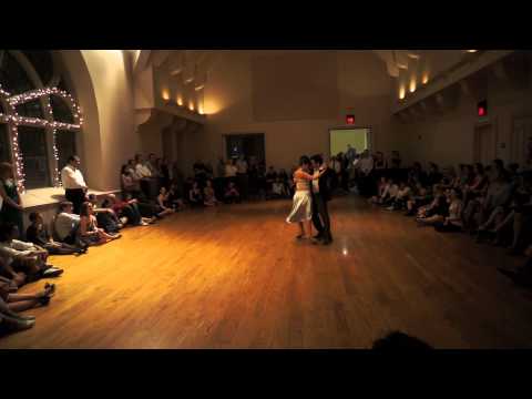 Mauro Peralta y Claudia Cortes - Vals "Viejo Porton" de Rodolfo Biagi